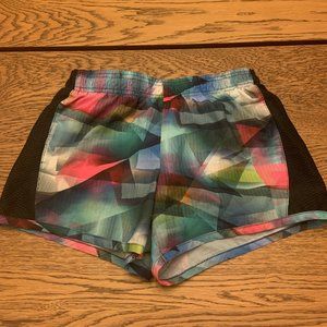 Girls head shorts (7-8) Good condition very cute!